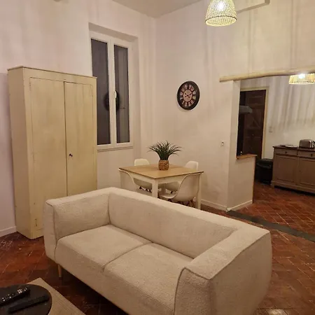 Centre De Apartment